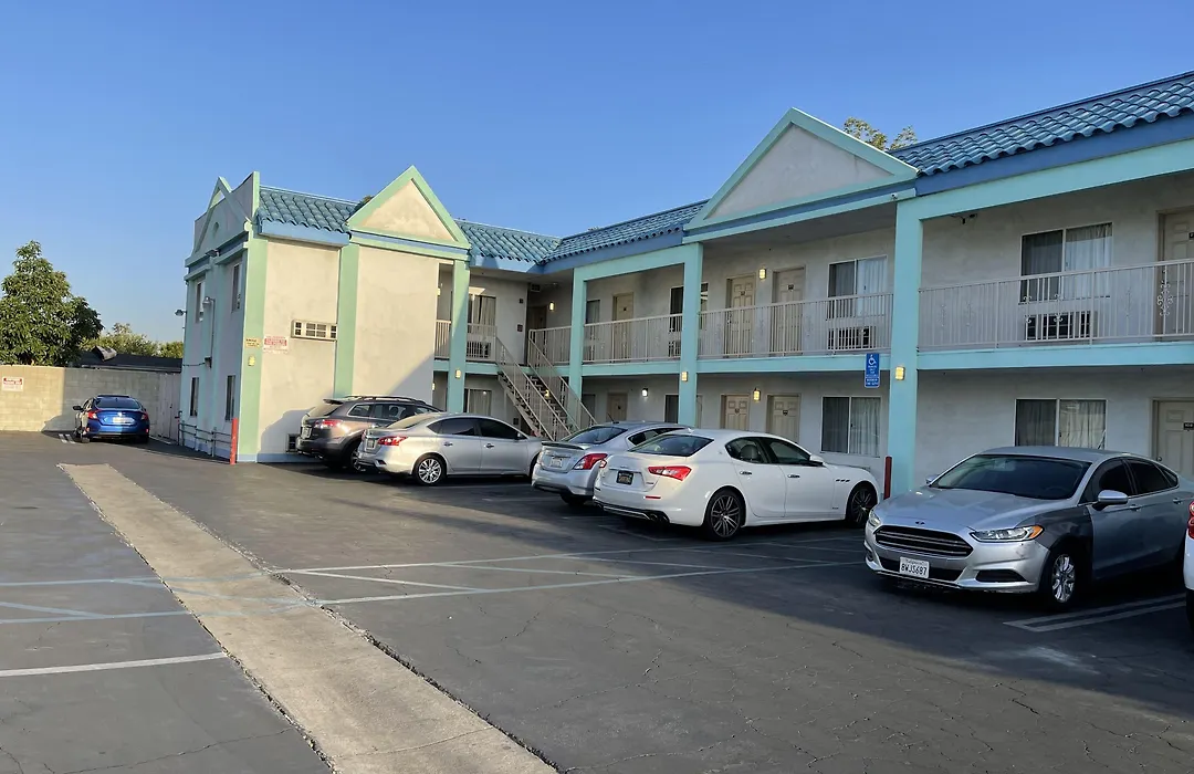 Diamond Inn-1